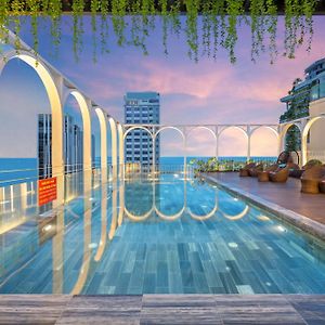Golden Lotus Luxury Hotel Danang - Complimentary Daily Afternoon Tea